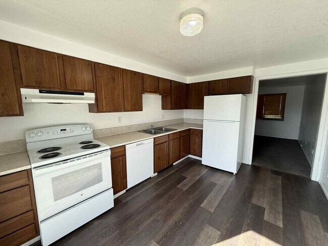 Building Photo - Duplex