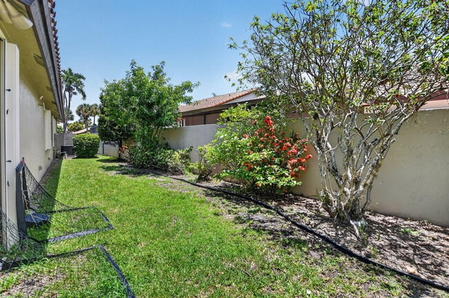 Building Photo - 7690 Solimar Cir