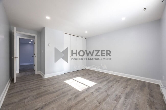 Building Photo - 307 W Main St