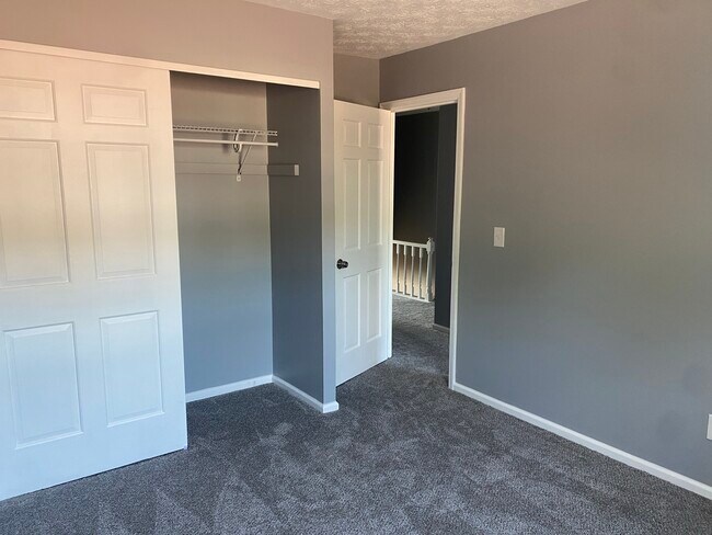 Building Photo - Sunbury Townhome