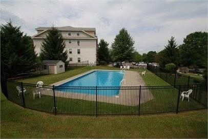Building Photo - 113 Hildred Dr