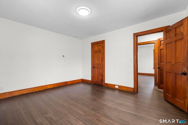 Building Photo - 37 Byrneside Ave