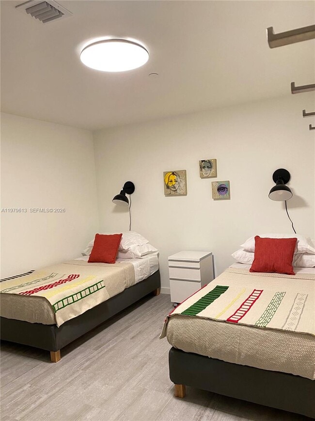 Building Photo - 1000 Brickell Plaza