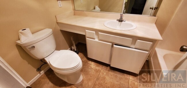 Building Photo - 2 Bedroom condo available in south Santa Maria!