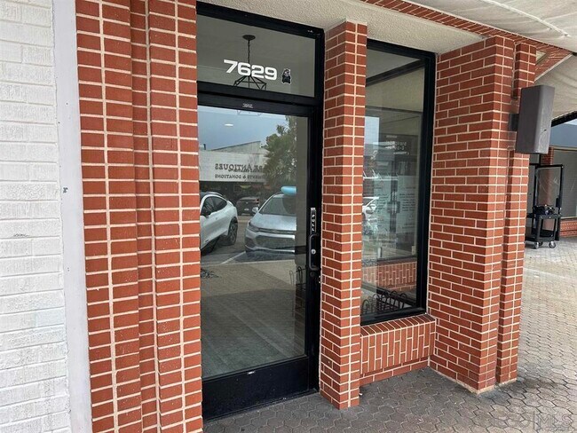 Building Photo - 7629 Girard Ave