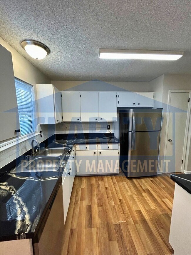 Building Photo - 206 Cliftview Dr