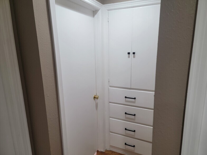 Building Photo - 3701 N Drexel Blvd