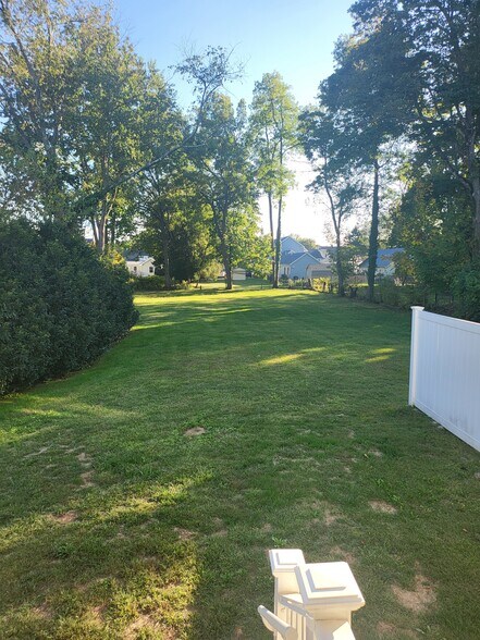 Building Photo - 36 W Hanover Ave