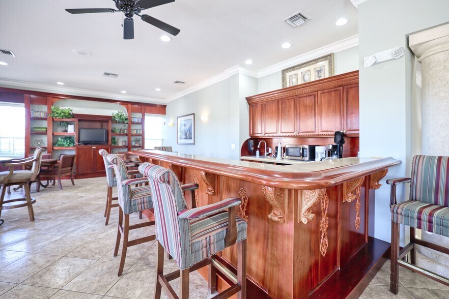 Building Photo - 1830 Florida Club Cir