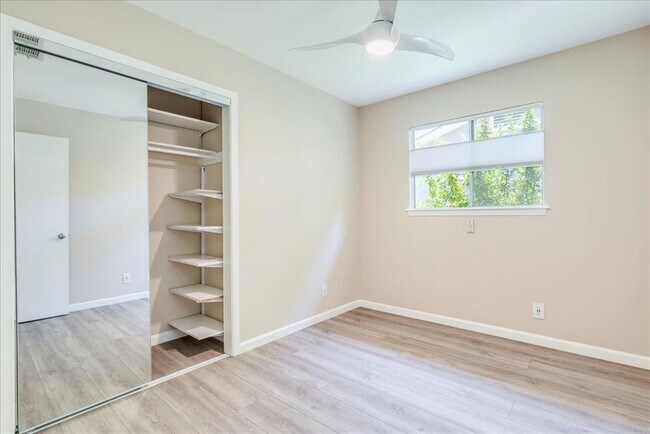 Building Photo - 3105 Steck Ave