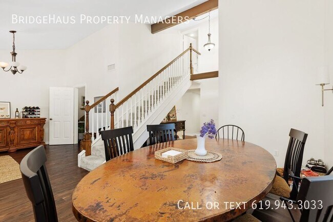 Building Photo - 1004 St Albans Pl