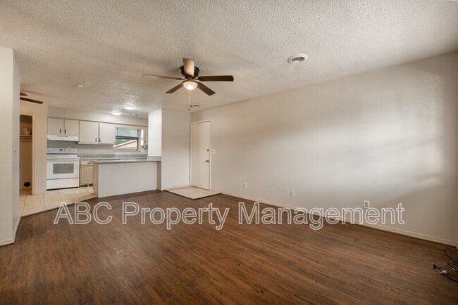 Building Photo - 1603 Juniper Cir