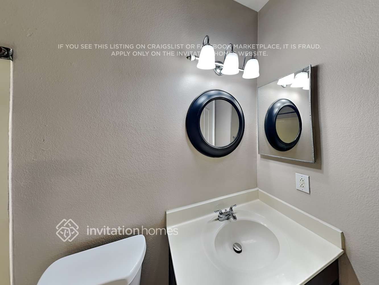 Building Photo - 2404 N 125th Dr