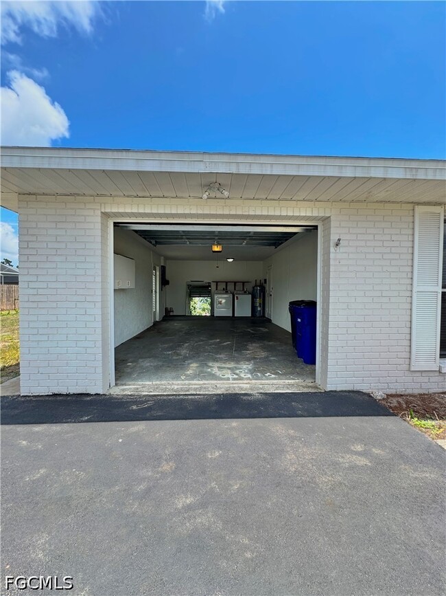 Building Photo - 7346 Captiva Blvd