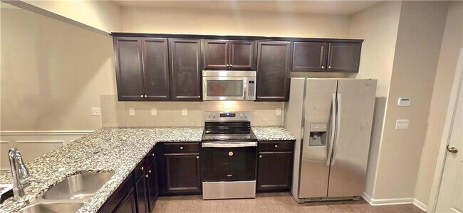 Building Photo - 631 Justins Pl Ln