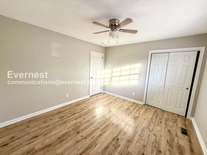 Building Photo - 5473 Pine Rd