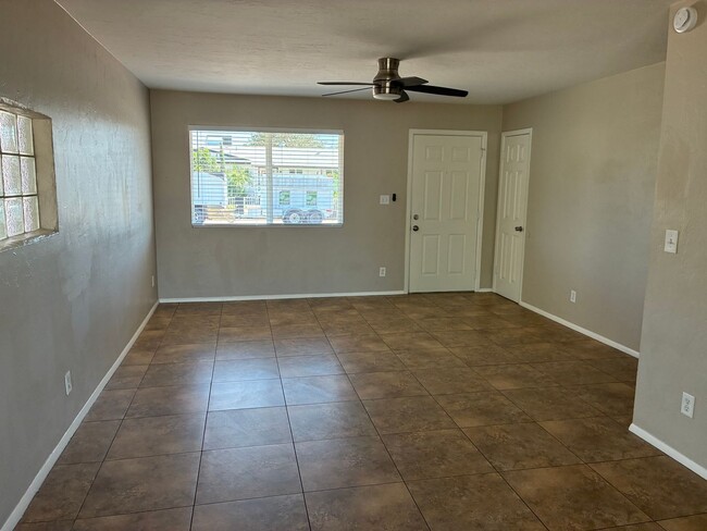 Building Photo - Spacious 4 BR 2BA w/ Large Lot in Paradise Valley!!  Located at 36th St and Greenway