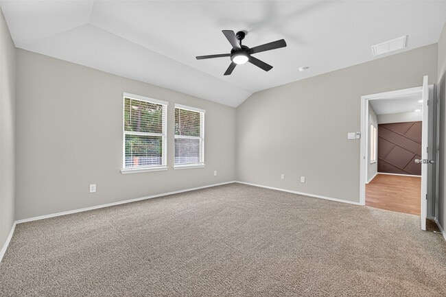 Building Photo - 40320 Hilltop Pr Dr