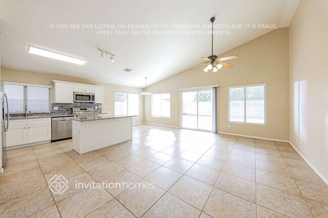 Building Photo - 13391 W Ironwood St