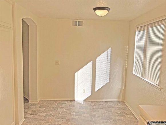 Building Photo - 10581 Sunburst Dr