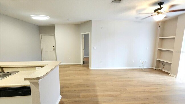 Building Photo - 5713 Legacy Crescent Pl