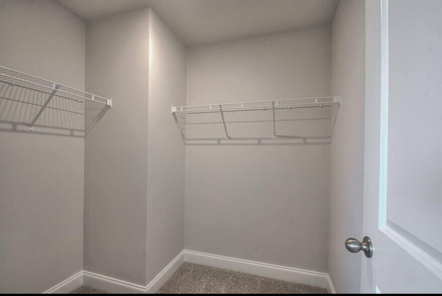 Building Photo - 1095 Holland Ridge Way
