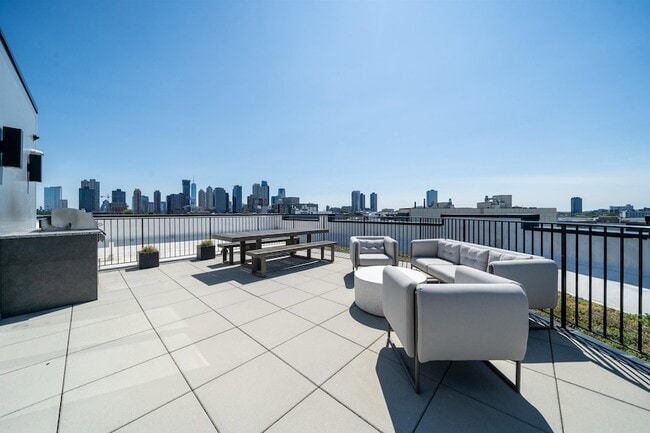 Building Photo - 338 Newark Ave