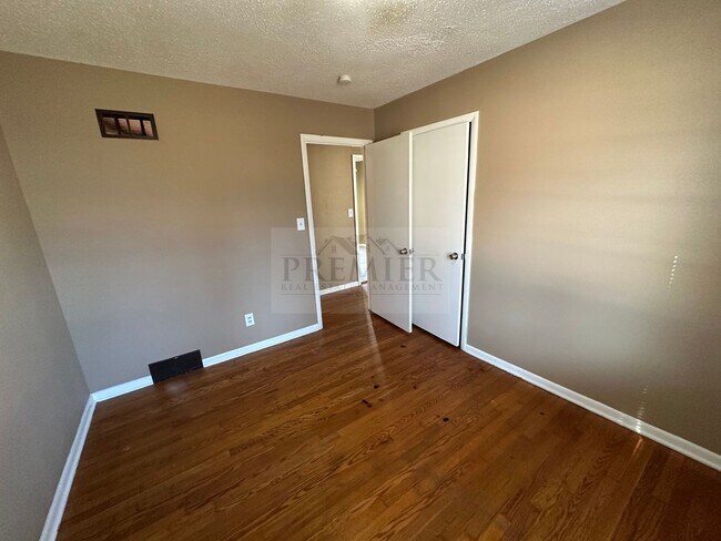 Building Photo - 7716 Crisp Ave