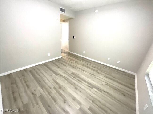 Building Photo - 8358 Bernwood Cove Loop