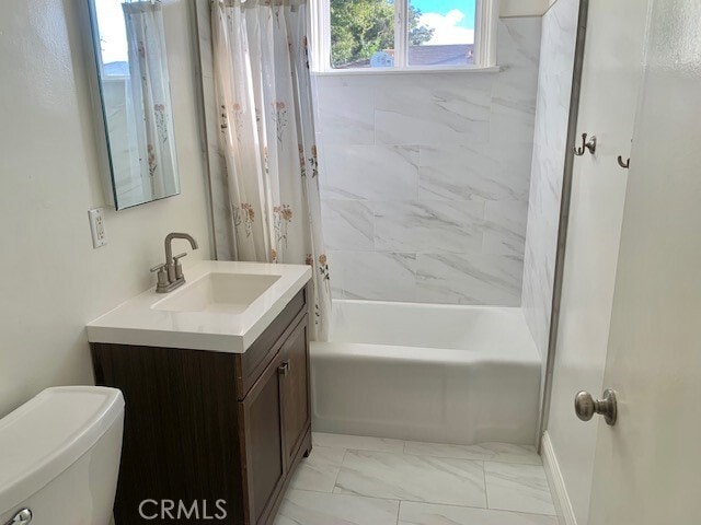 Building Photo - 2513 Tulare Ave