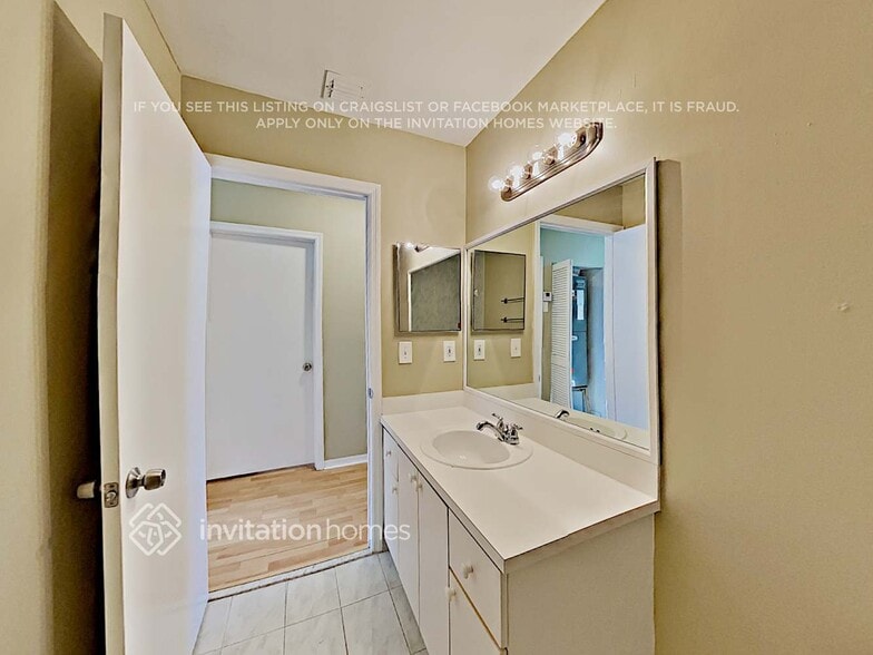 Building Photo - 8721 SW 159th Pl