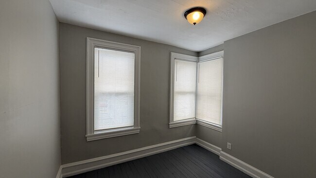 Building Photo - 2554 N Bouvier St