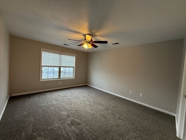 Building Photo - 568 Wellington Gardens Dr