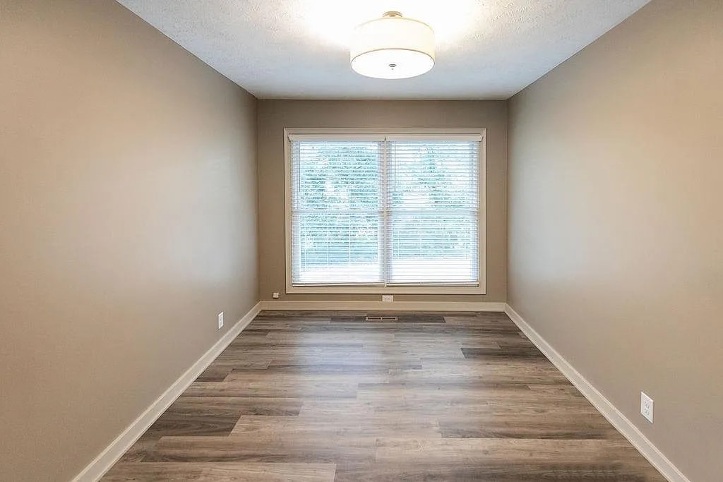 Building Photo - 2535 Saint Thomas Dr