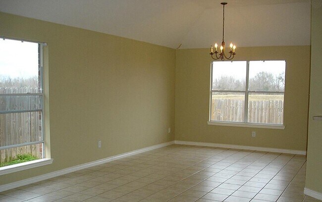 Building Photo - 5514 Bear Cave Ln