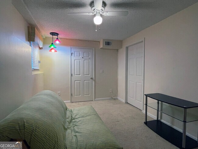 Building Photo - 3550 River Trace Dr