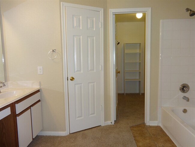 Building Photo - 11110 Vanilla Circle Court