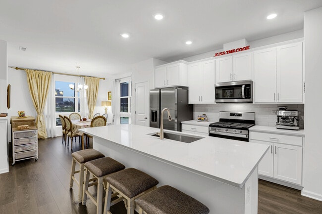 Building Photo - 1200 Lakepointe Dr