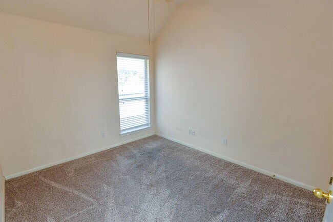 Building Photo - 1806 Chasewood Dr