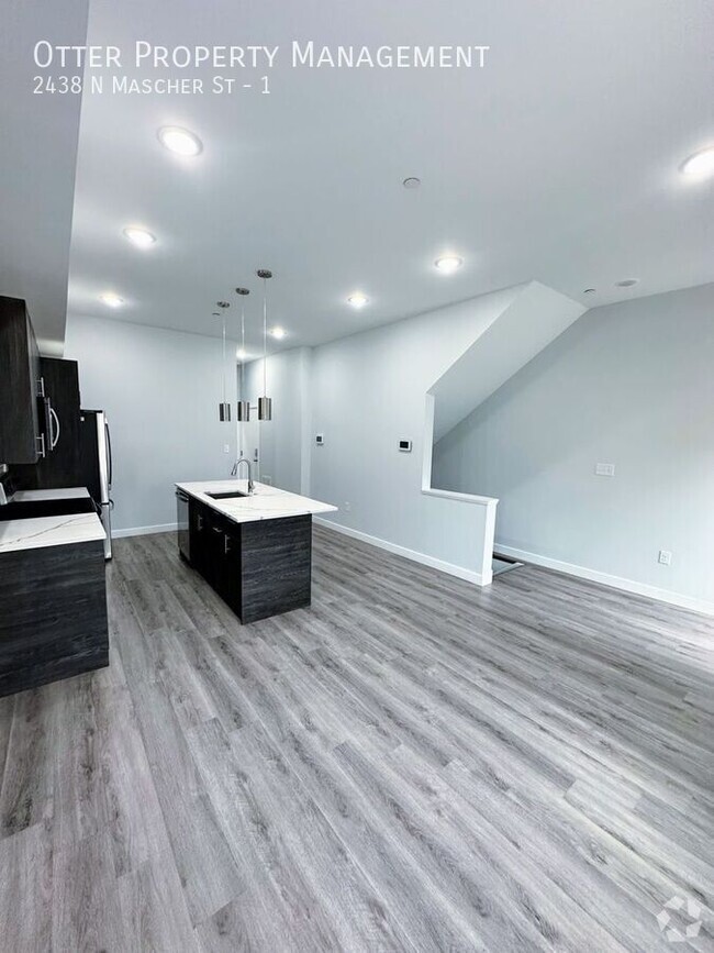Building Photo - 2438 N Mascher St