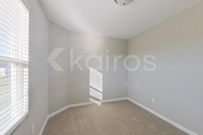 Building Photo - 888 Silent Barge Cv