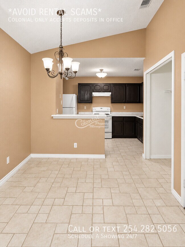 Building Photo - 2210 Cimmaron Dr