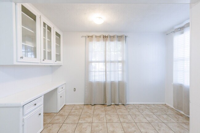 Building Photo - 3-Bedroom Near Texas Tech - Pre-leasing Now for August 2026
