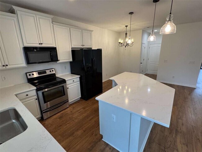 Building Photo - 6494 Whitebeam Trl