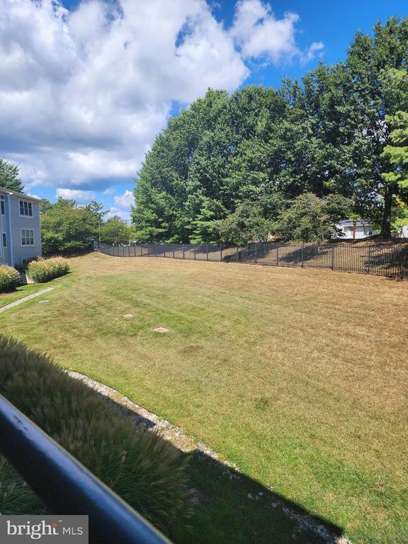 Building Photo - 10 Greystone Ct