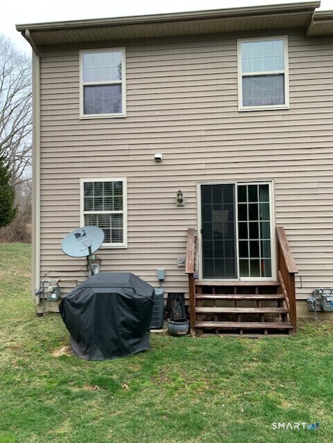 Building Photo - 19 Hawthorne Dr