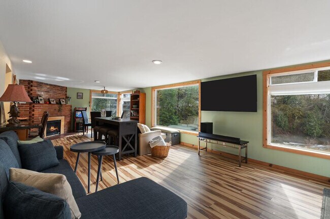 Building Photo - 11582 Washougal River Rd