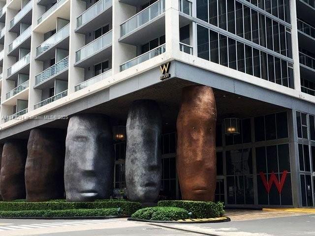 Building Photo - 495 Brickell Ave