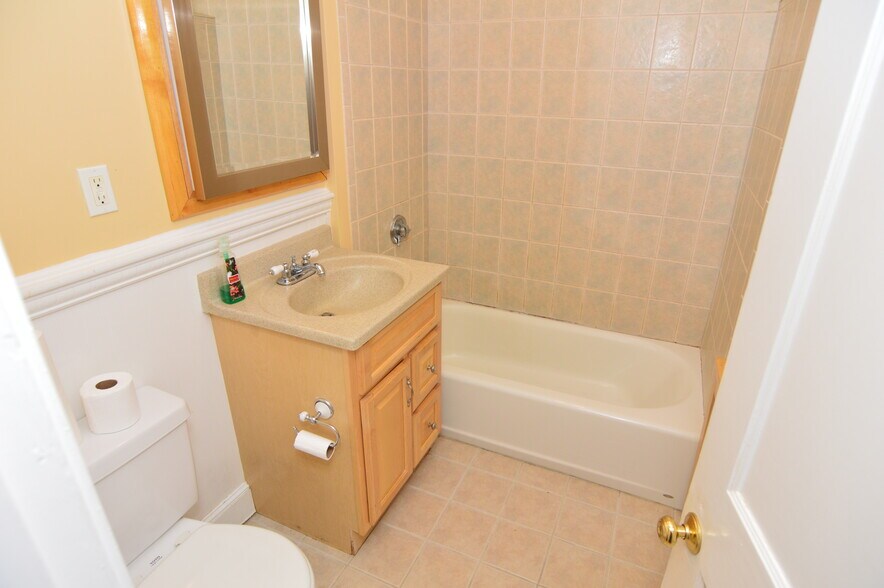 Building Photo - 100 Etna St