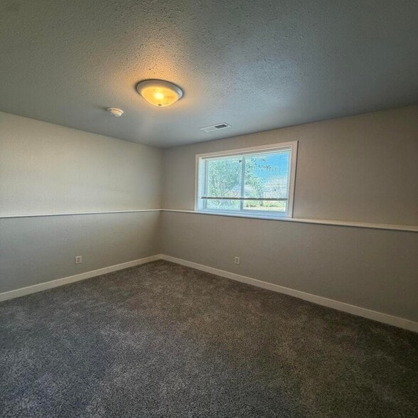 Building Photo - 1147 Eldora Ln
